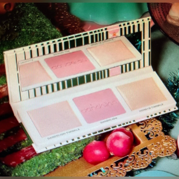 BENEFIT COSMETICS TWINKLE N JINGLE BLUSH AND HIGHLIGHTER FACE PALETTE NWT! - Picture 6 of 6